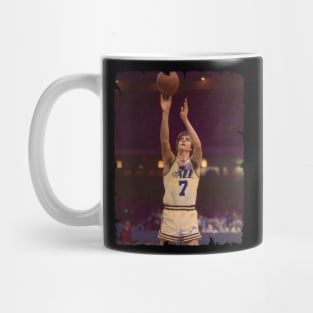 Pete Maravich - Vintage Design Of Basketball Mug